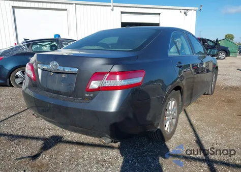 2011 Toyota Camry Xle V6 z USA, uszkodzony, nr VIN 4T1BK3EK8BU118979